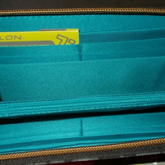 🆕🎁TRAVELON Black/Gray Animal Print Zip Wallet - Picture 5 of 5